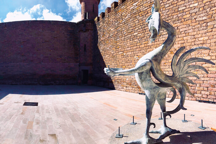escultura en museo Leonora Carrington