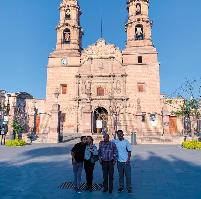 Miguel &Aacute;ngel Ortiz y familia