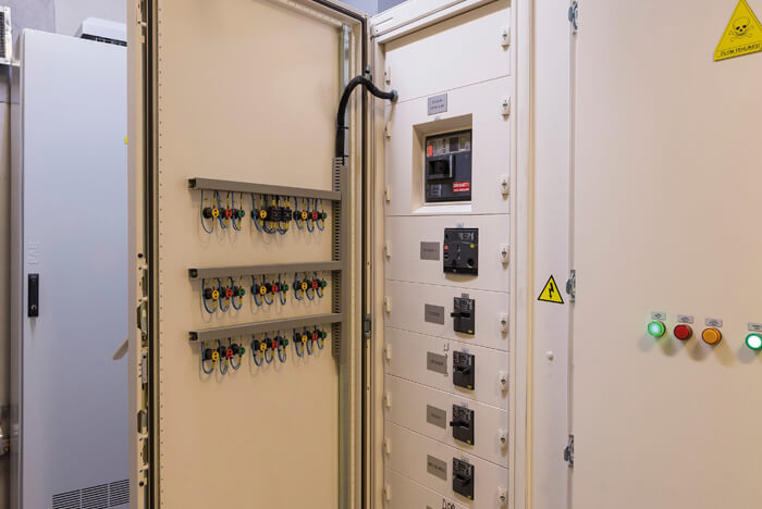 tablero de distribuci&oacute;n el&eacute;ctrica