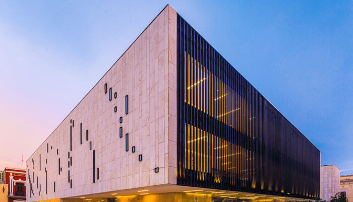 Fachada del Palacio de la M&uacute;sica