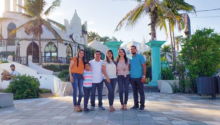 Felipez de Jes&uacute;s Alvarez Romero y familia